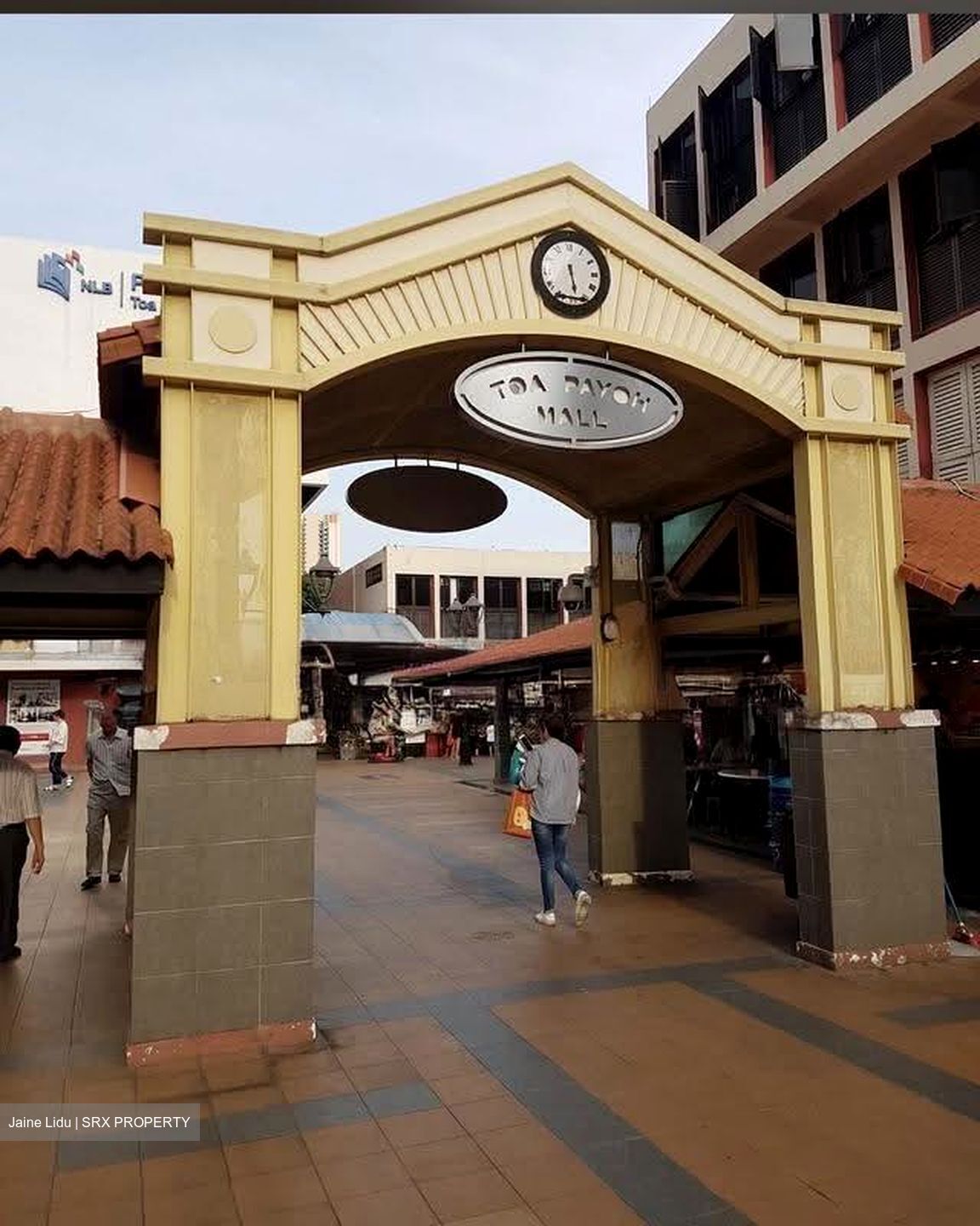 Toa Payoh Central (D12), Shop House #611829531